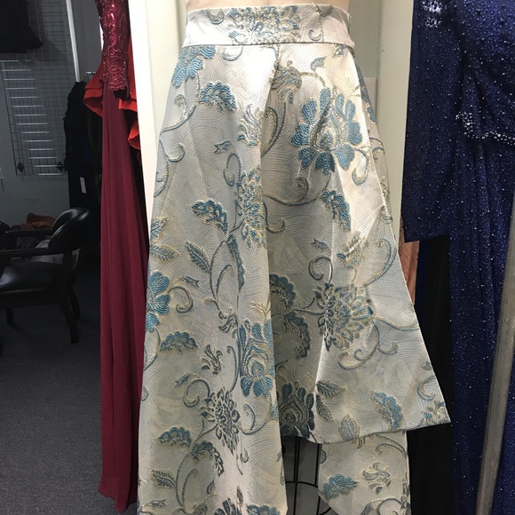 BEAUTIFUL turquoise, gold floral high-low skirt - Picture 3 of 6